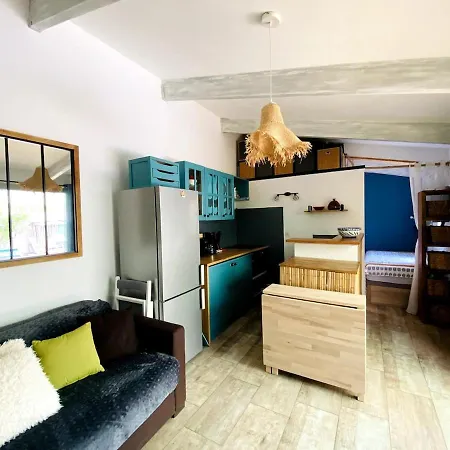 Jolie Petite Au Coeur Des Capellans Piscine