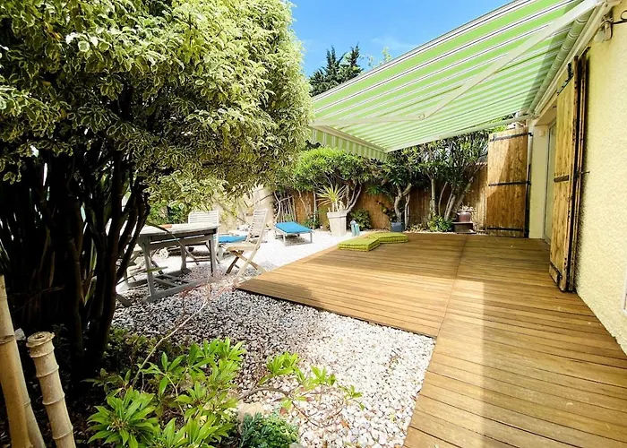 Jolie Petite Au Coeur Des Capellans Piscine Holiday home *